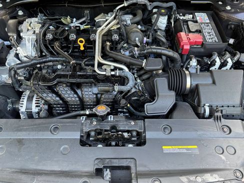 Used 2025 Nissan Altima 2.5 SV FWD image 32