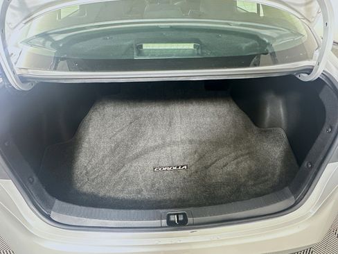 Used 2024 Toyota Corolla LE FWD image 27