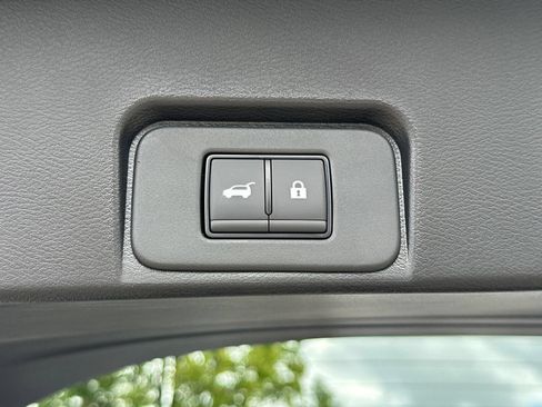 New 2025 Nissan Rogue SV FWD image 20