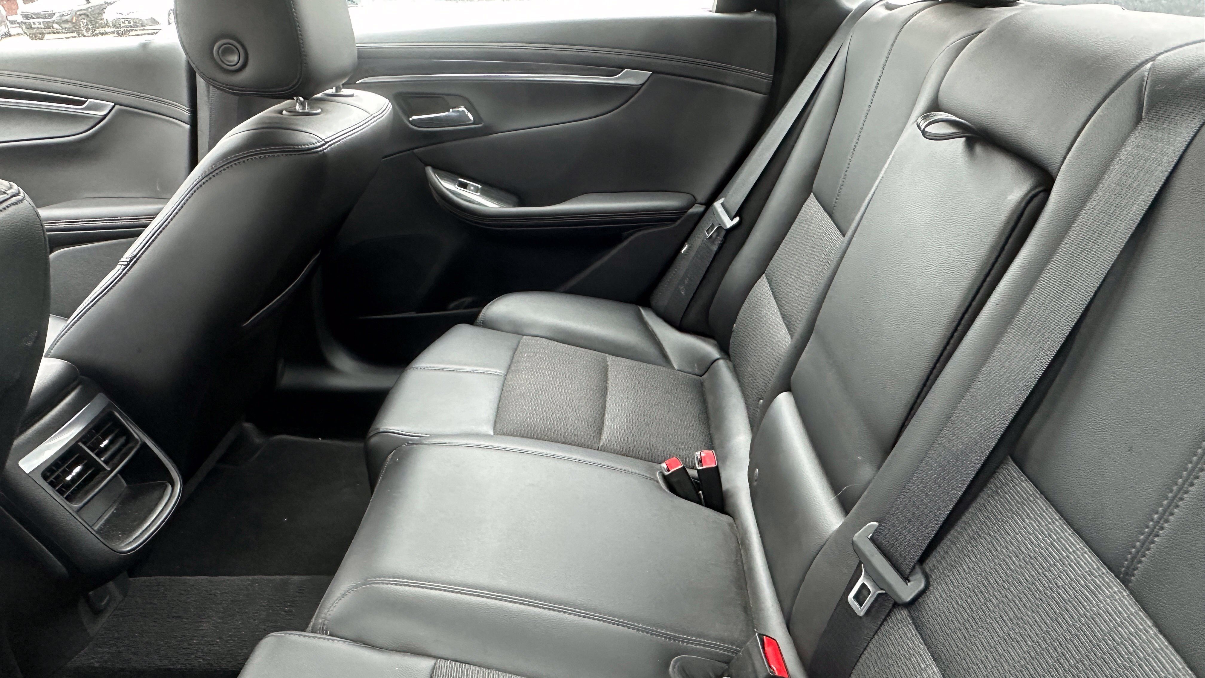 Used 2017 Chevrolet Impala LT FWD image 4