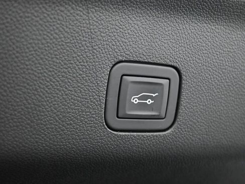 Used 2024 Chevrolet Tahoe Premier w/ Premium Package image 43