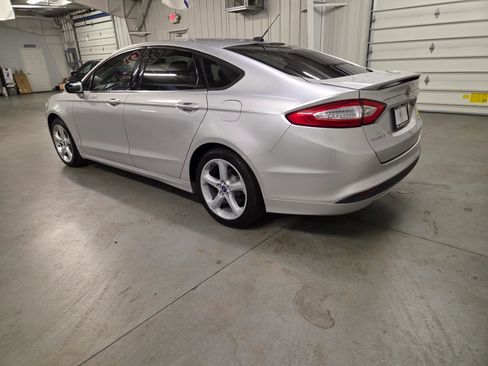 Used 2013 Ford Fusion SE FWD image 4