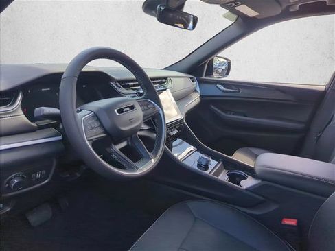 New 2025 Jeep Grand Cherokee Altitude RWD image 3