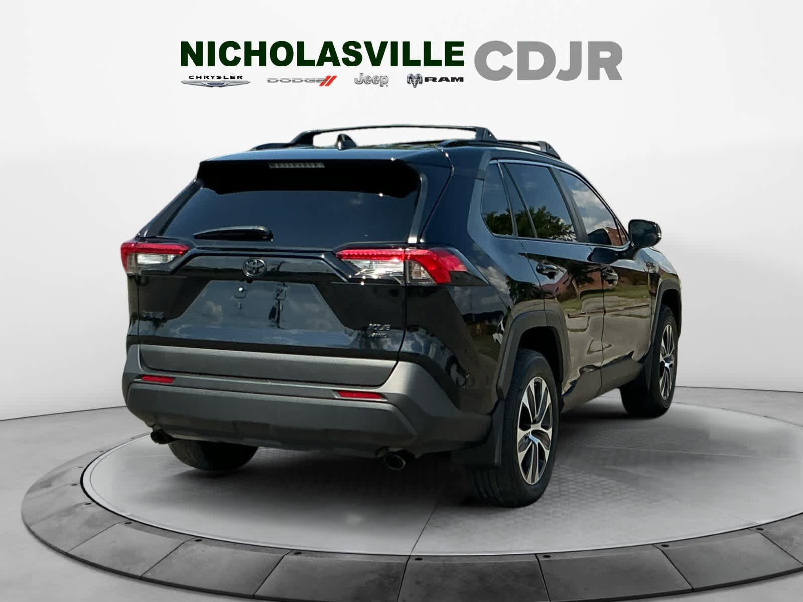 Used 2024 Toyota RAV4 XLE Premium w/ Weather Package AWD/4WD image 5