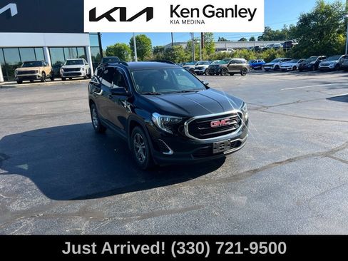 Used 2019 GMC Terrain SLE w/ Driver Convenience Package AWD/4WD image 3