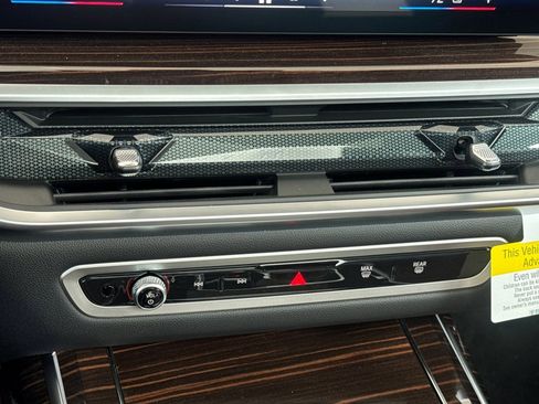 New 2026 BMW X7 xDrive40i w/ M Sport Package AWD/4WD image 16