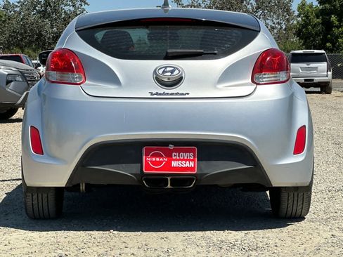 Used 2015 Hyundai Veloster FWD image 8