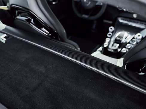 Used 2018 Mercedes-Benz AMG GT R image 32