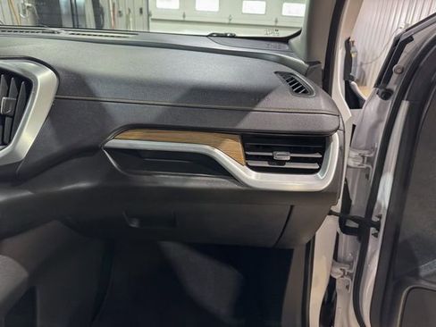Used 2019 GMC Terrain SLE FWD image 25
