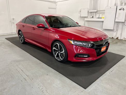 Used 2018 Honda Accord Sport image 9