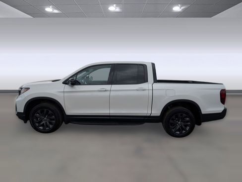 Used 2025 Honda Ridgeline Sport image 2