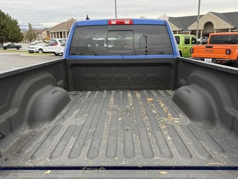 Used 2019 RAM 1500 Classic SLT w/ Luxury Group image 12