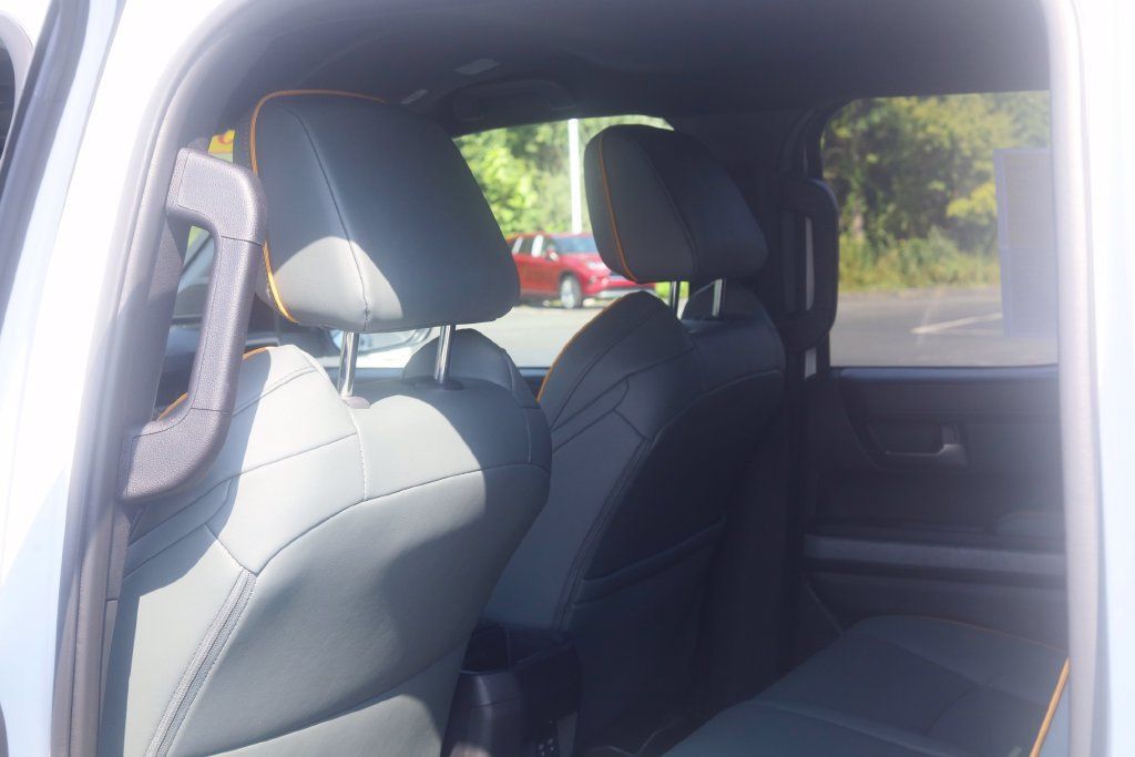 Used 2025 Toyota Tacoma 4x4 Double Cab Hybrid image 33