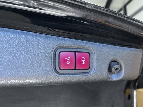 Used 2017 Mercedes-Benz E 300 w/ Premium 1 Package image 29