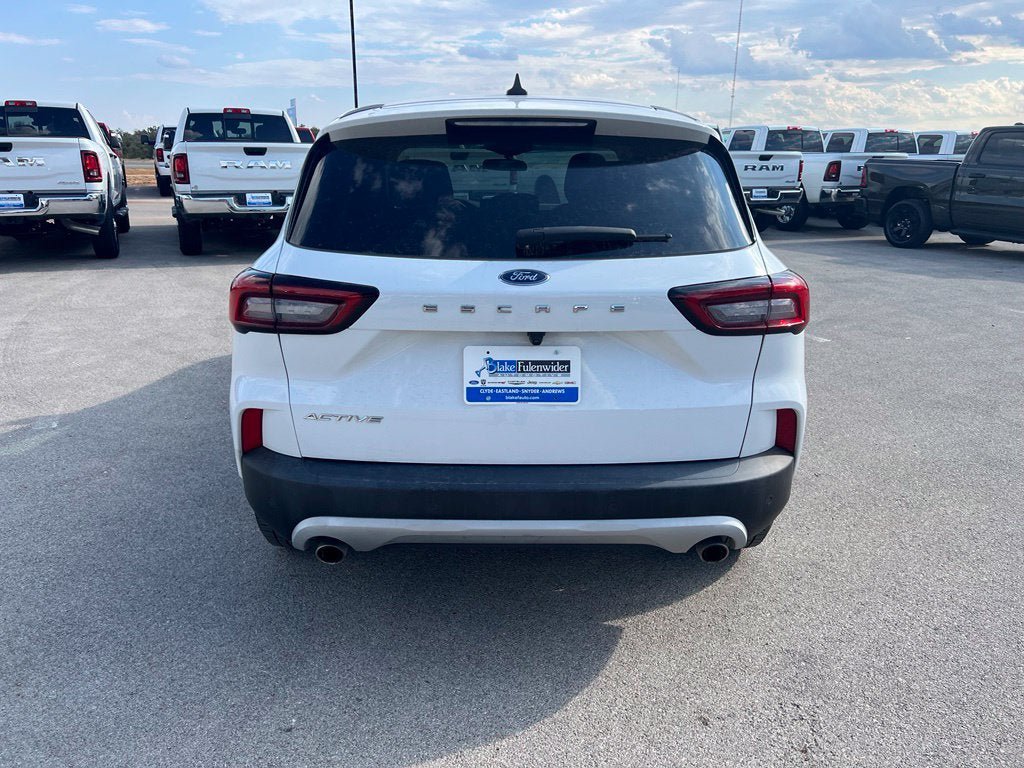 Used 2023 Ford Escape Active w/ Tech Pack #1 FWD image 4