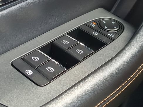 Certified 2025 MAZDA CX-90 Plug-In Hybrid w/ Premium Plus AWD/4WD image 18