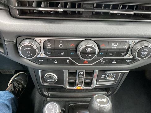 Used 2024 Jeep Wrangler Sahara w/ Safety Group image 22