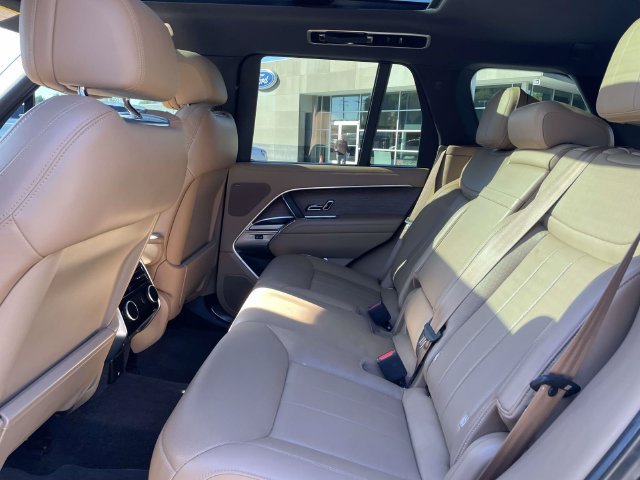 Used 2023 Land Rover Range Rover SE AWD/4WD image 11