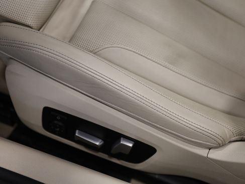 Used 2023 BMW M850i xDrive Convertible w/ M Carbon Exterior Package AWD/4WD image 21