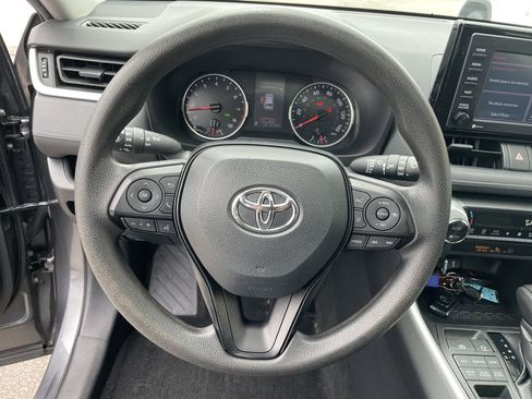 Used 2021 Toyota RAV4 XLE w/ Convenience Package AWD/4WD image 16
