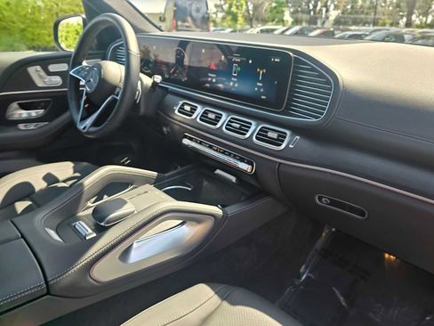 Used 2026 Mercedes-Benz GLS 450 4MATIC image 13