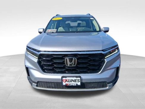 Used 2023 Honda Pilot Touring image 16