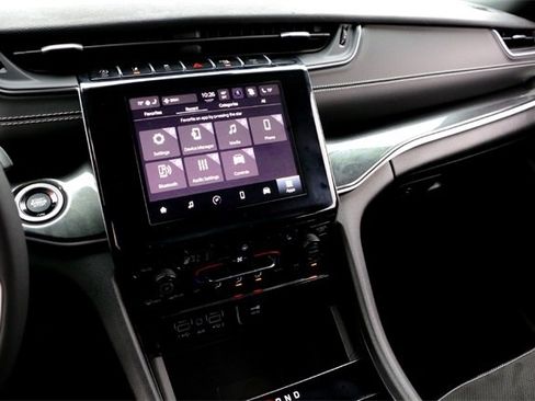 Used 2023 Jeep Grand Cherokee Altitude image 16