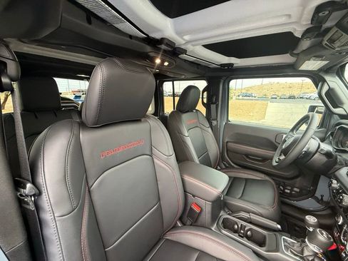 Used 2025 Jeep Wrangler Unlimited Rubicon image 15