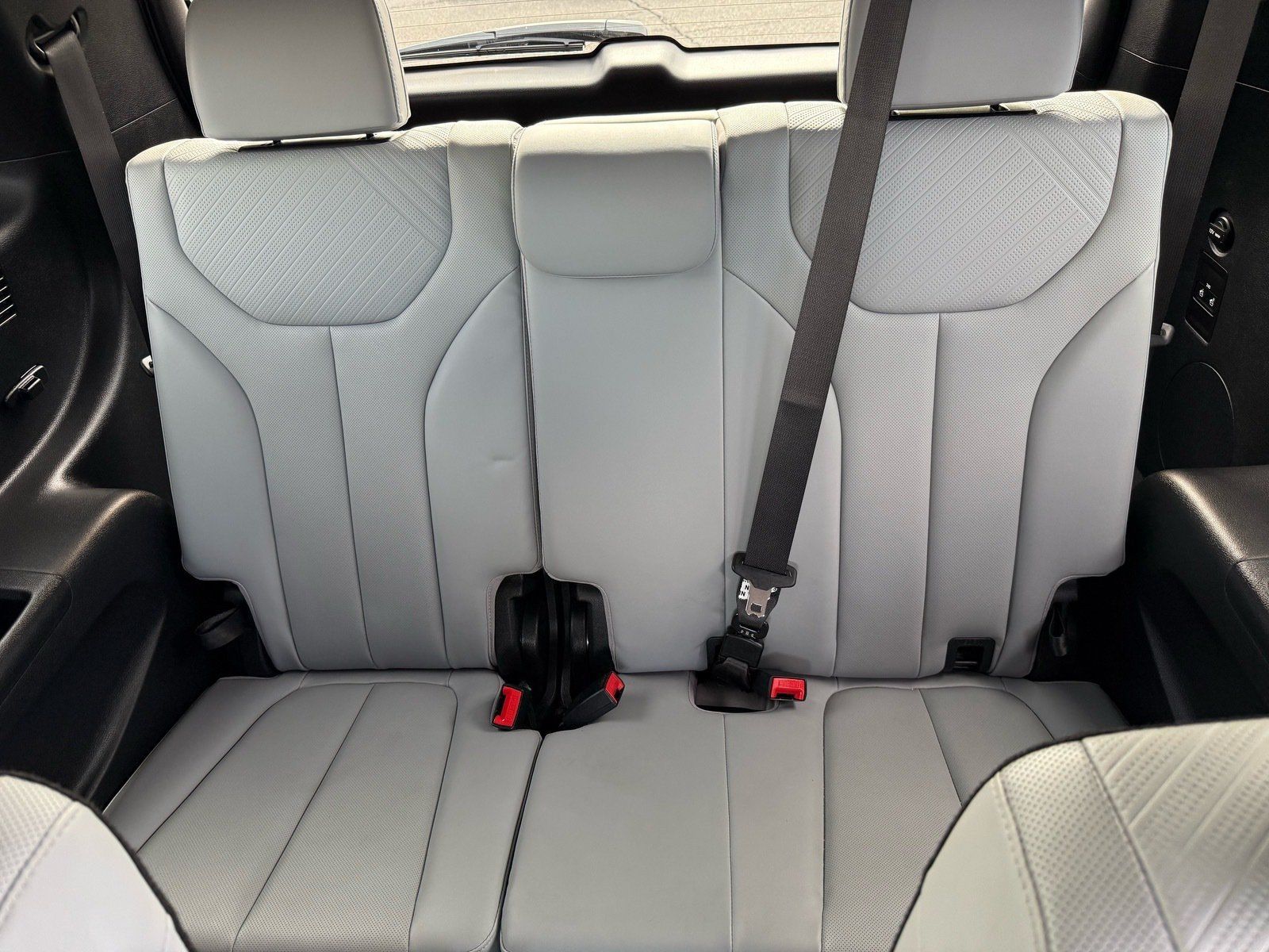 Used 2025 Hyundai Palisade SEL FWD image 28