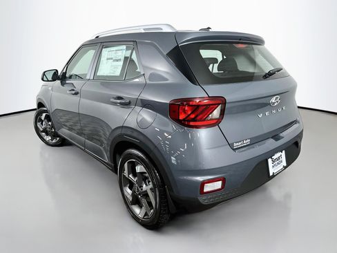 New 2026 Hyundai Venue SEL FWD image 5