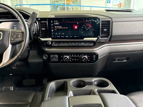 Used 2025 GMC Sierra 1500 SLT AWD/4WD image 18
