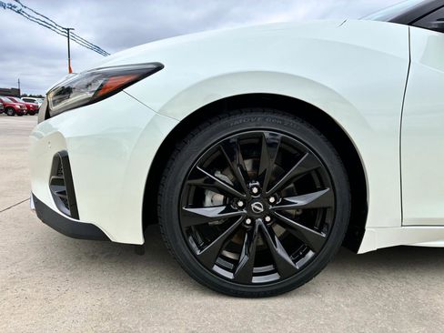 Used 2023 Nissan Maxima SR w/ Sport Mat Group image 7