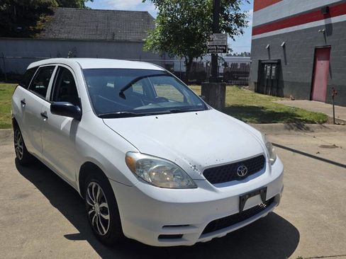 Used 2004 Toyota Matrix image 3