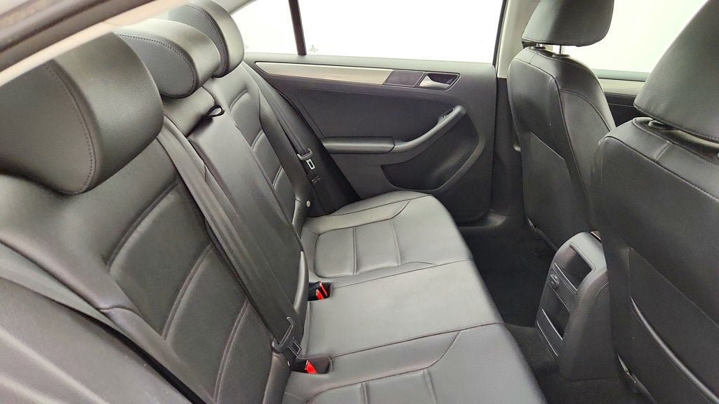Used 2018 Volkswagen Jetta SE FWD image 22