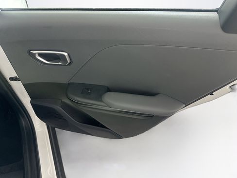 Used 2025 Kia K4 FWD image 28