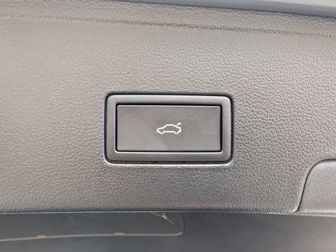 Used 2025 Volkswagen Atlas Cross Sport SEL Premium R-Line image 20