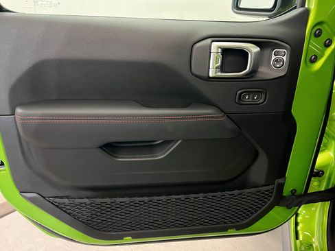 New 2025 Jeep Gladiator Rubicon image 14