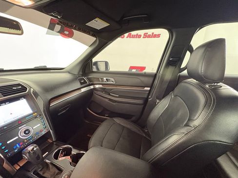 Used 2019 Ford Explorer Limited w/ Class III Trailer Tow Package AWD/4WD image 28