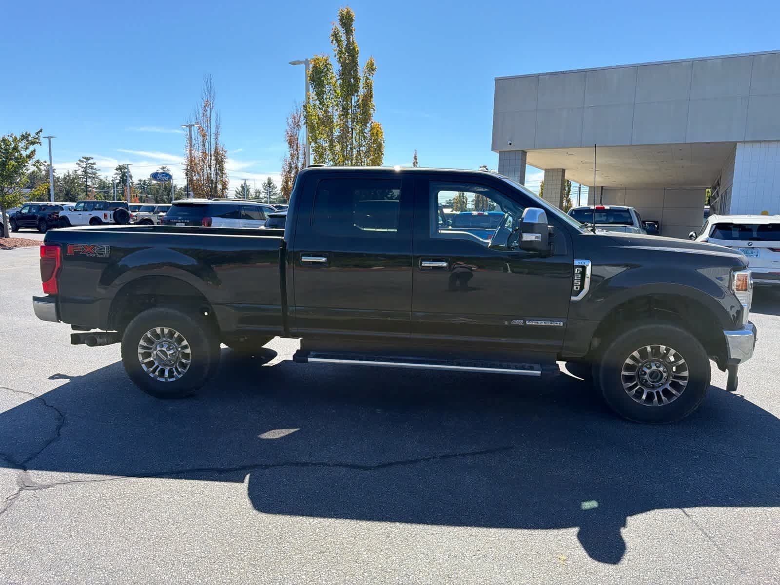 Used 2022 Ford F250 XLT w/ XLT Premium Package AWD/4WD image 6