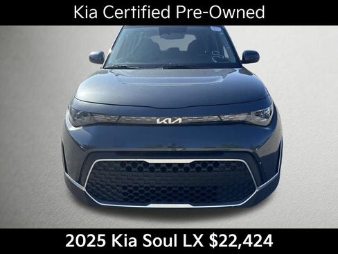 Used 2025 Kia Soul LX w/ LX Technology Package FWD image 9