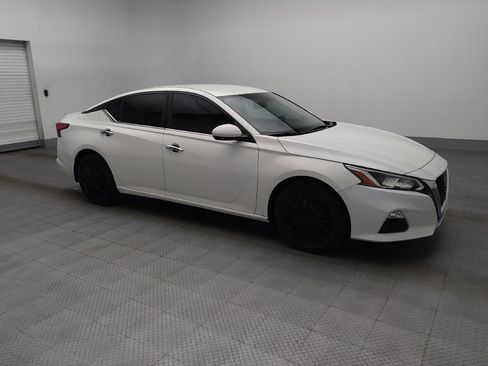 Used 2019 Nissan Altima 2.5 S FWD image 11