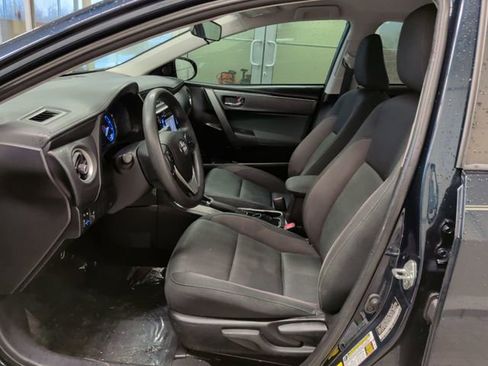 Used 2018 Toyota Corolla LE image 18