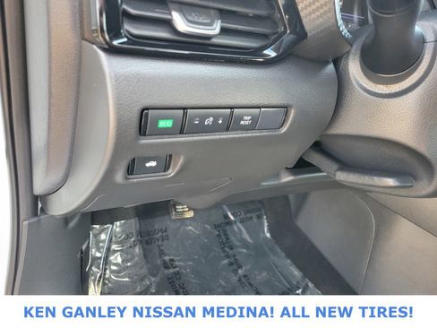 Used 2024 Nissan Sentra SV image 34