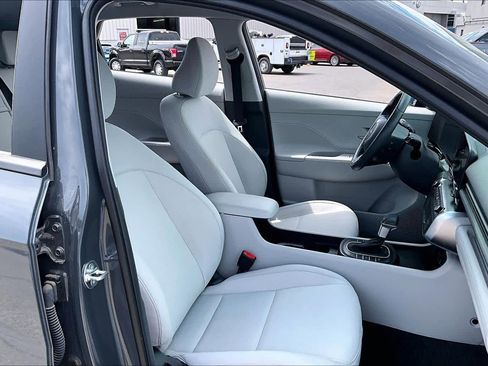 Used 2025 Hyundai Kona SEL image 9