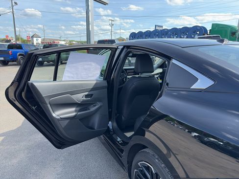 New 2026 Nissan Sentra SR image 21