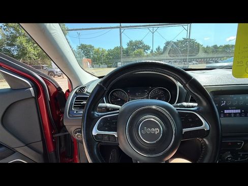 Used 2019 Jeep Compass Limited FWD image 11
