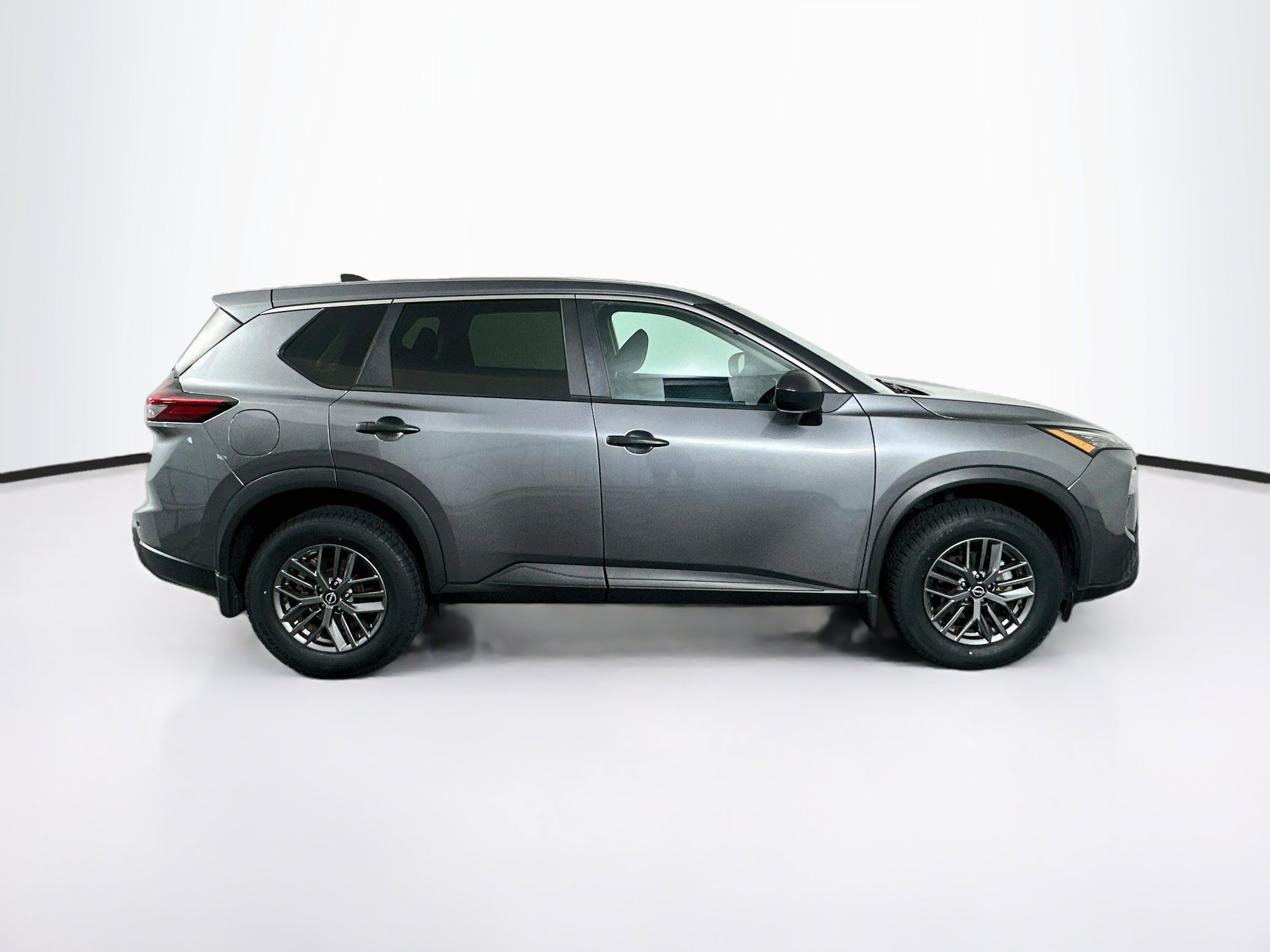 Used 2024 Nissan Rogue S FWD image 10