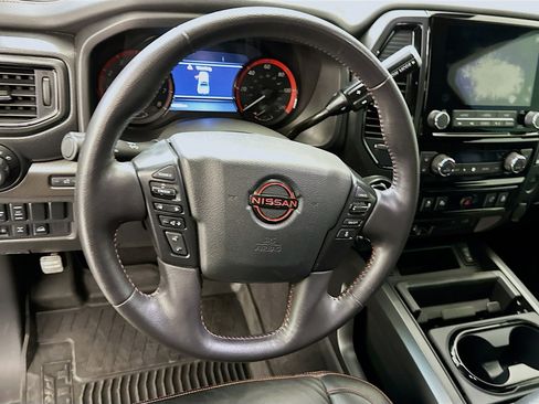 Used 2024 Nissan Titan PRO-4X w/ Pro-4x Convenience Package image 18