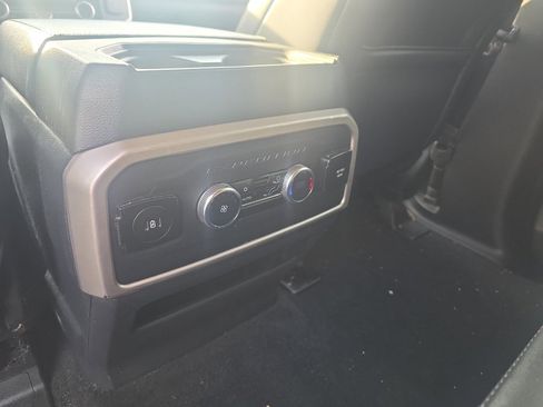 Used 2024 Ford Expedition Max XLT image 15