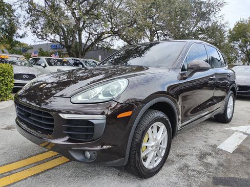 Used 2016 Porsche Cayenne image 2